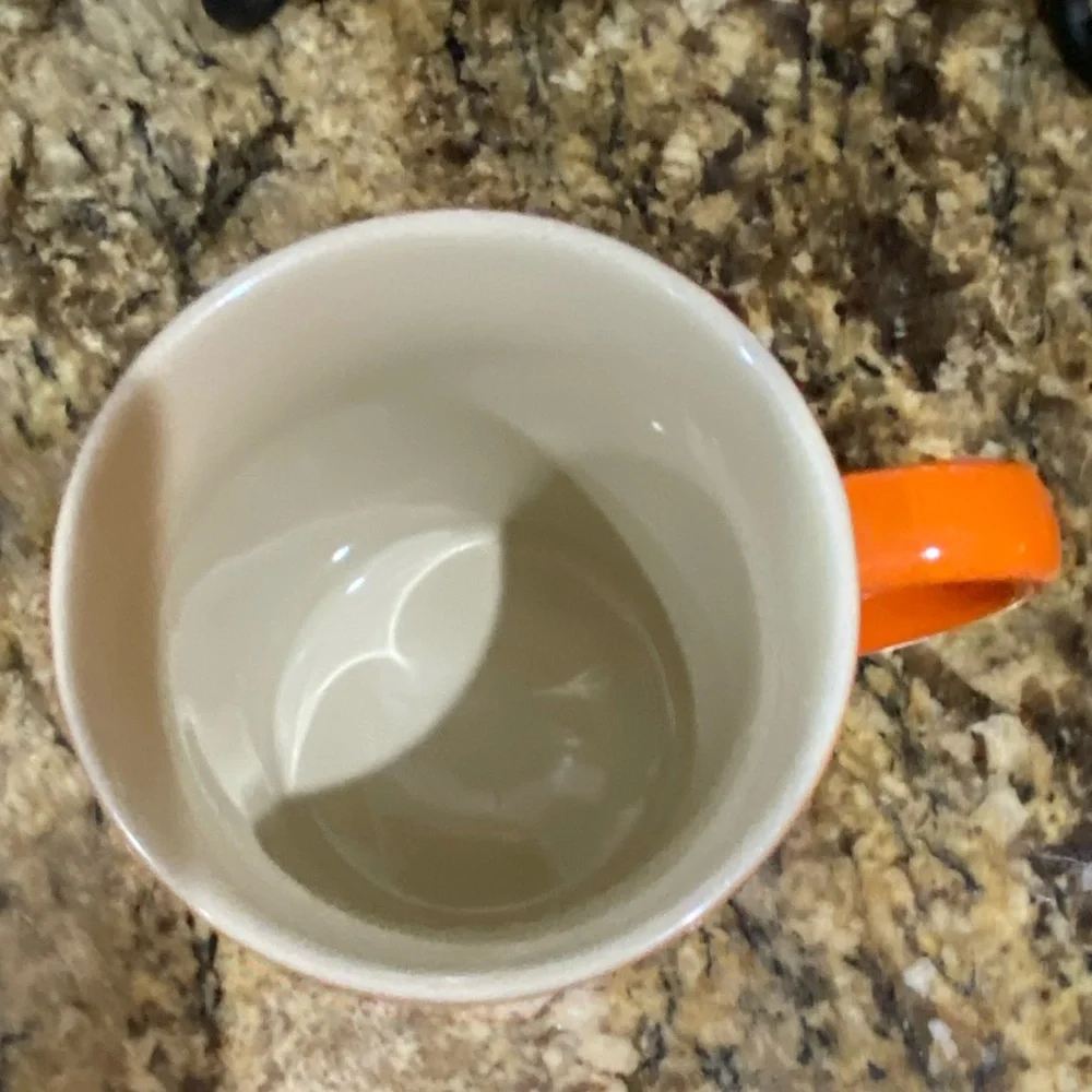 Le Creuset 14oz coffee mug FLAME with black bats -
NEW! LAST ONE 🦇 PRICE FIRM 🦇 - Picture 5 of 8